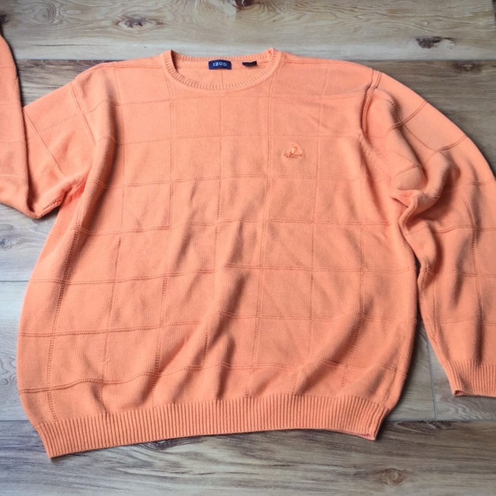 Izod Sweater In Men’s Size XL.  100% Cotton.